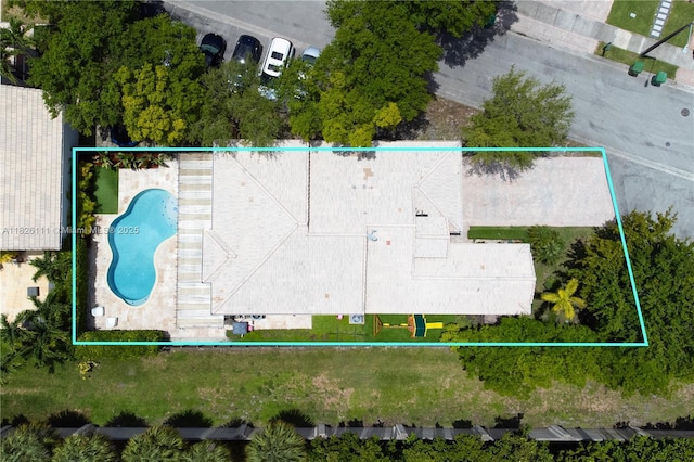 10989 NW 73rd Ter, Doral, FL 33178 - view of property location featuring a pool and property parcel outlined