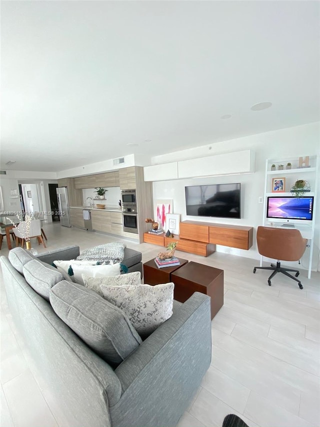 6620 Indian Creek Dr Unit 617, Miami Beach, FL 33141 - view of living area