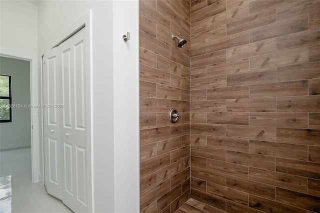 3216 40th St SW, Lehigh Acres, FL 33976 - bathroom featuring tiled shower