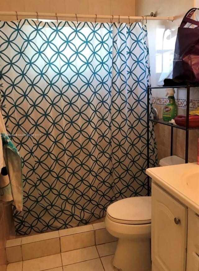 7023 SW 19th St, North Lauderdale, FL 33068 - full bath featuring tile patterned flooring, vanity, and curtained shower