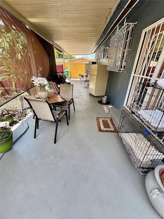 1041 NW 33rd Ave, Miami, FL 33125 - view of patio / terrace