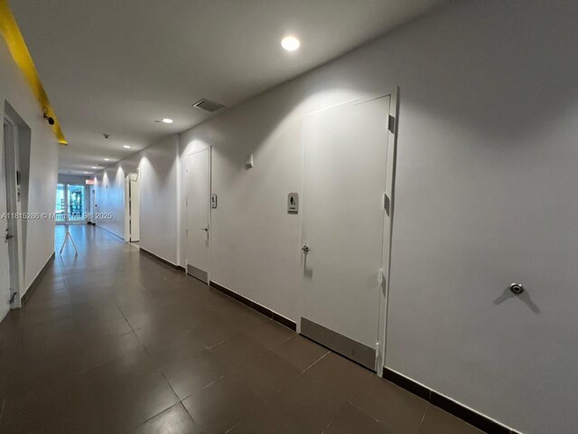 79 SW 12th St Unit 1603-S, Miami, FL 33130 - hall featuring recessed lighting and baseboards