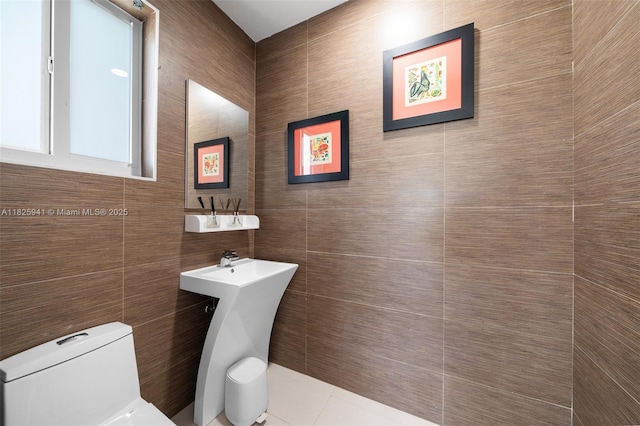 17490 SW 70th Pl, Southwest Ranches, FL 33331 - half bath with tile walls and toilet