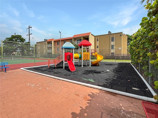 5201 Geneva Way Unit 201, Doral, FL 33166 - view of community play area