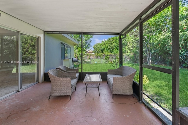 919 NE 4th St, Hallandale Beach, FL 33009 - view of sunroom / solarium