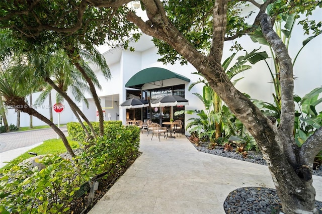 20281 E Country Club Dr Unit 201, Aventura, FL 33180 - view of patio / terrace