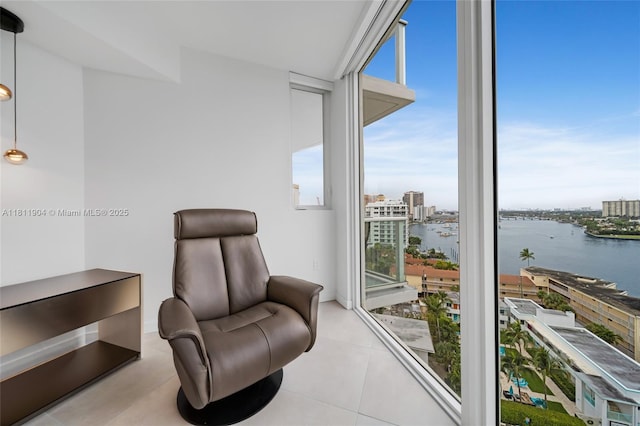 401 N Birch Rd Unit 1100, Fort Lauderdale, FL 33304 - living area with a water view, plenty of natural light, and a view of city