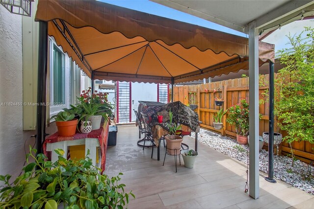 8905 NW 112th St, Hialeah Gardens, FL 33018 - view of patio / terrace with a gazebo