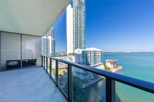 460 NE 28th St Unit 1905, Miami, FL 33137 - balcony featuring a water view and a city view