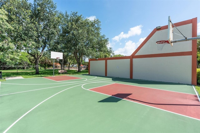 602 Lincoln Ct Unit 602, Deerfield Beach, FL 33442 - view of basketball court featuring community basketball court