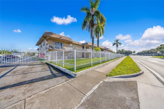301 NW 177th St Unit 201, Miami Gardens, FL 33169 - view of home's community featuring a fenced front yard