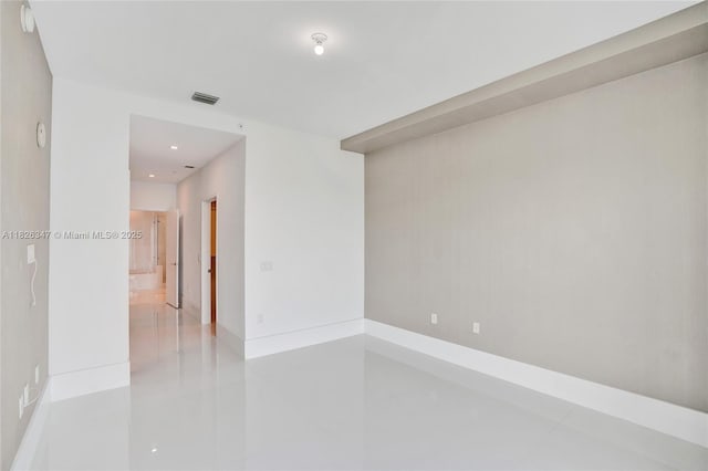 300 Sunny Isles Blvd Unit 4-Ts-04, Sunny Isles Beach, FL 33160 - tiled empty room featuring baseboards and recessed lighting