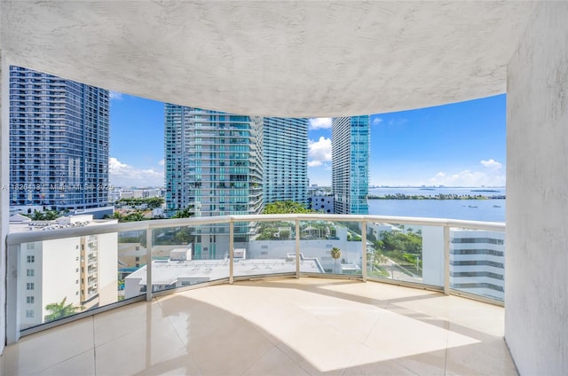 480 NE 30th St Unit 1402, Miami, FL 33137 - balcony featuring a water view and a view of city