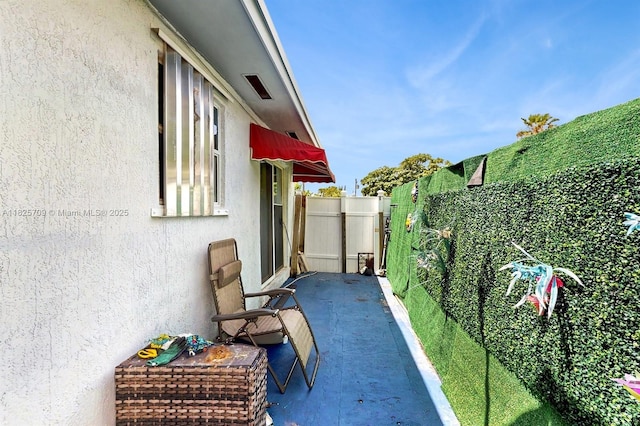 5637 SW 40th St, West Park, FL 33023 - view of patio / terrace