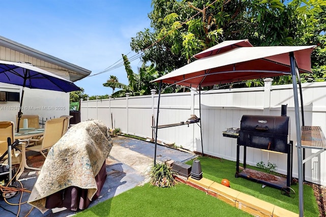 5637 SW 40th St, West Park, FL 33023 - view of yard with a gazebo