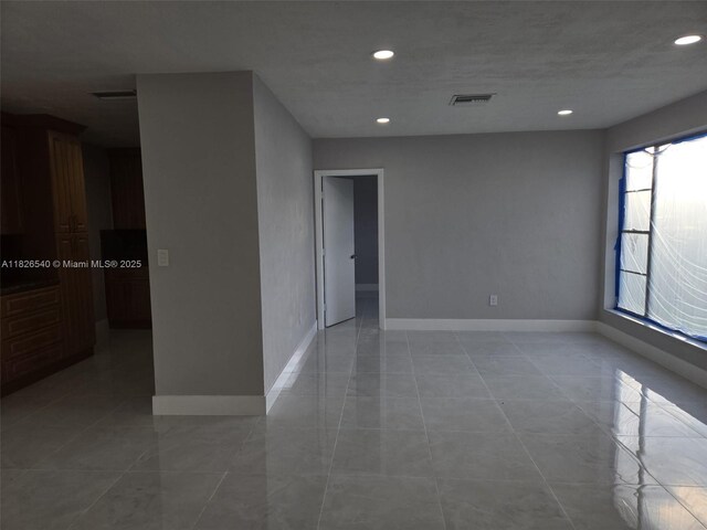 954 W 72nd Pl, Hialeah, FL 33014 - photo 5