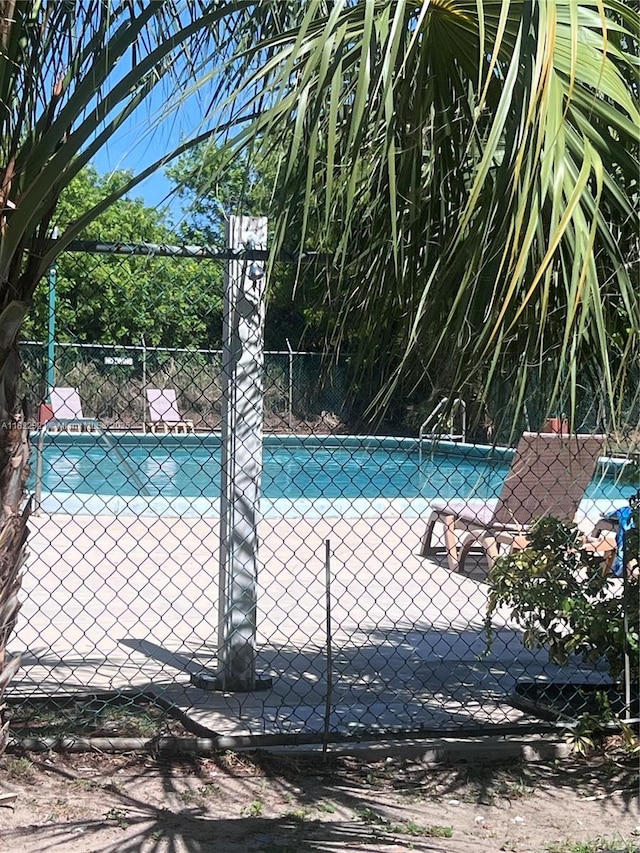 15 Crossings Cir Unit F, Boynton Beach, FL 33435 - view of swimming pool