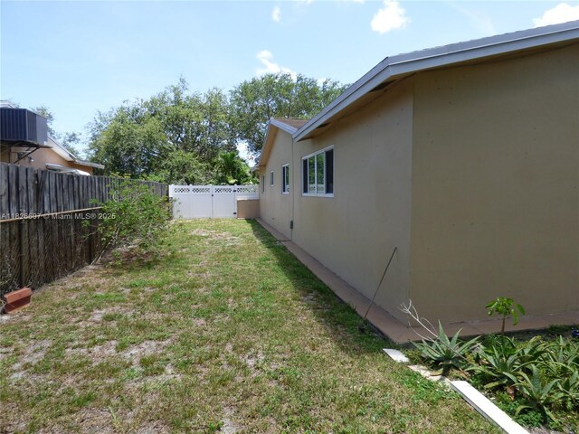 5501 Johnson St, Hollywood, FL 33021 - view of fenced backyard