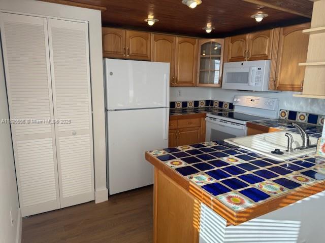201 W Park Dr Unit 203-2, Miami, FL 33172 - photo 4