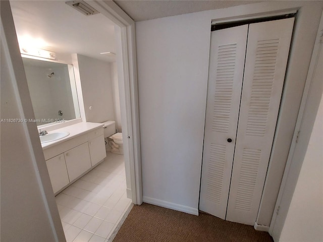 2640 S University Dr Unit 125, Davie, FL 33328 - bathroom with a closet and vanity