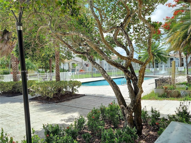 2640 S University Dr Unit 125, Davie, FL 33328 - view of community pool