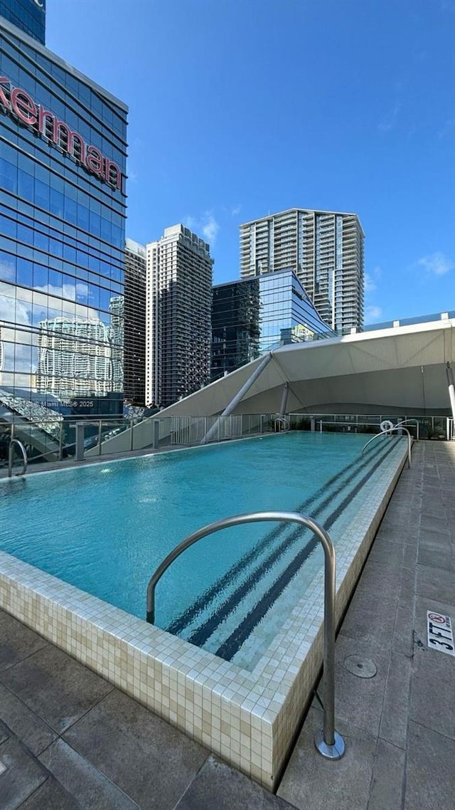 68 SE 6th St Unit 2804, Miami, FL 33131 - community pool with a view of city