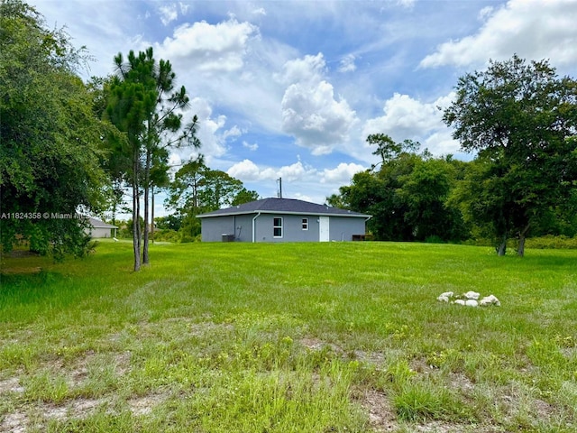 5029 N Dogwood Cir, La Belle, FL 33935 - view of yard