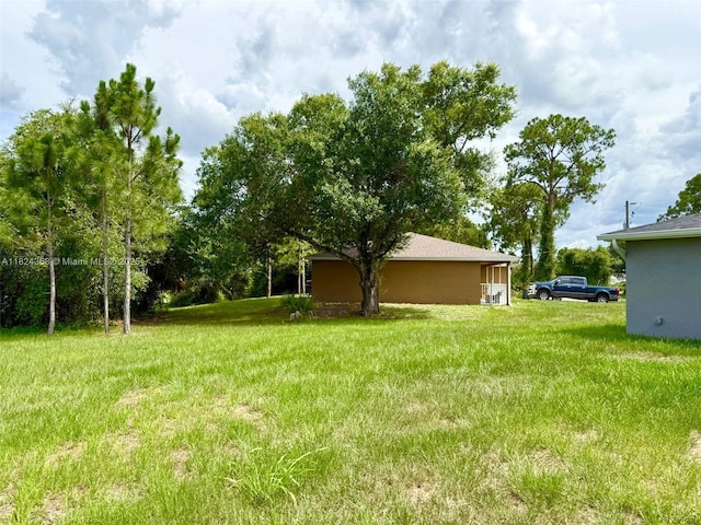 5029 N Dogwood Cir, La Belle, FL 33935 - view of yard