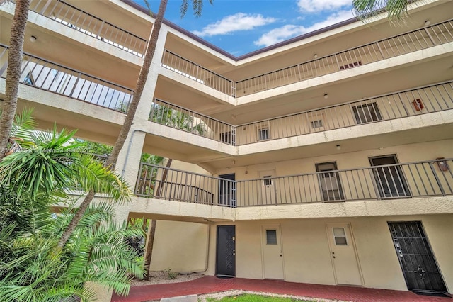 2311 S Cypress Bend Dr Unit 316B, Pompano Beach, FL 33069 - photo 3