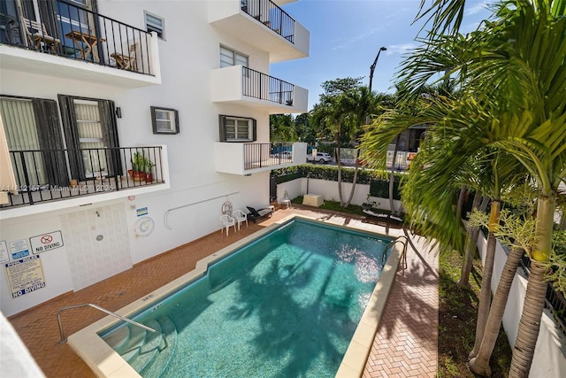 1900 Meridian Ave Unit 204, Miami Beach, FL 33139 - view of community pool