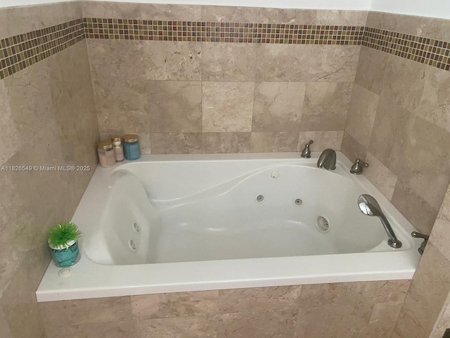 7322 SW 134th Pl, Miami, FL 33183 - bathroom with a whirlpool tub