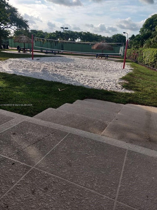 7322 SW 134th Pl, Miami, FL 33183 - view of property's community featuring volleyball court