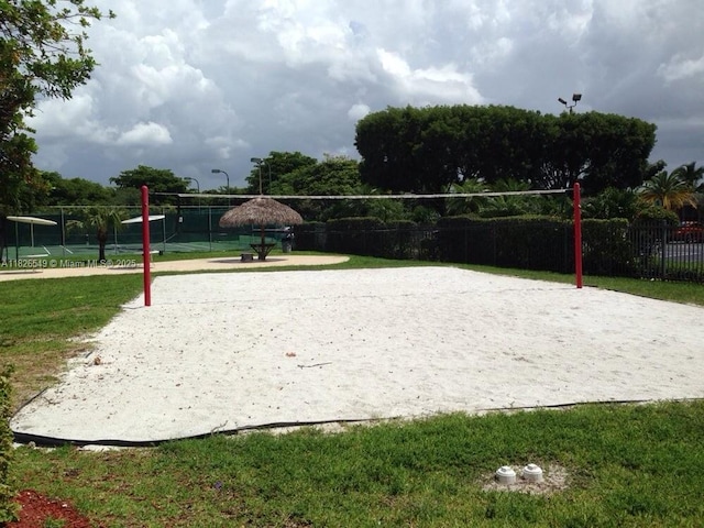 7322 SW 134th Pl, Miami, FL 33183 - view of property's community featuring volleyball court