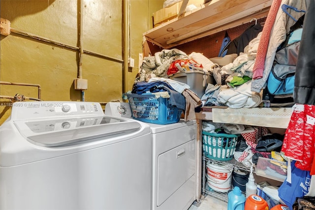 1616 SW 9th St, Fort Lauderdale, FL 33312 - laundry area with washing machine and clothes dryer