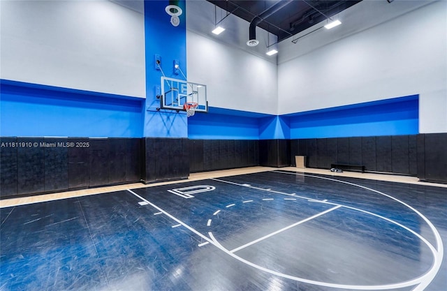 851 NE 1st Ave Unit 3308, Miami, FL 33132 - view of basketball court with community basketball court