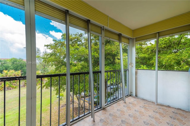 4168 Inverrary Dr Unit 402, Lauderhill, FL 33319 - unfurnished sunroom with healthy amount of natural light