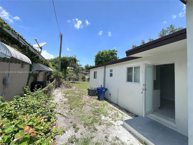 3231 NW 48th Ter, Miami, FL 33142 - view of yard