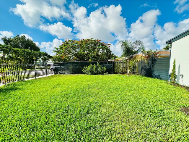 305 SW 24th Ave, Fort Lauderdale, FL 33312 - view of fenced backyard