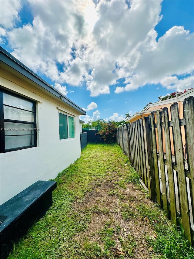 305 SW 24th Ave, Fort Lauderdale, FL 33312 - view of fenced backyard