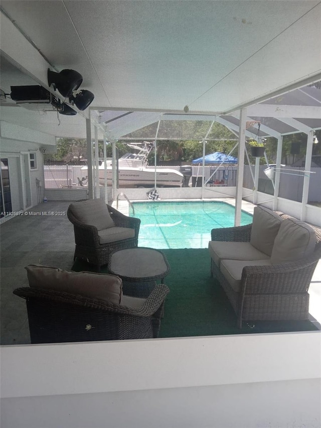 7400 NW 1st Ct, Pembroke Pines, FL 33024 - swimming pool with a patio area and a lanai