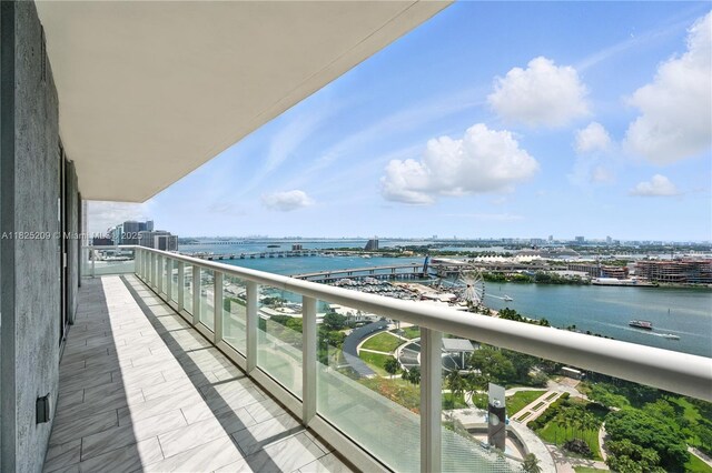 50 Biscayne Blvd Unit 3002, Miami, FL 33132 - balcony featuring a water view and a city view