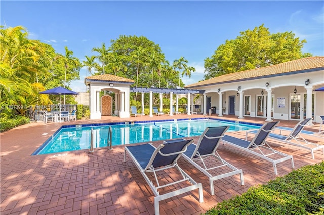 8122 SW 119th Ct Unit 8122, Miami, FL 33183 - community pool featuring a patio area