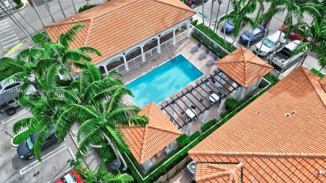 8122 SW 119th Ct Unit 8122, Miami, FL 33183 - view of subject property featuring a pool