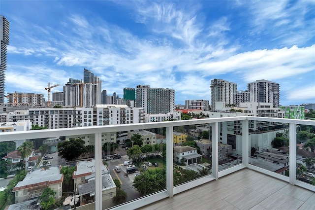 600 NE 27th St Unit 1105, Miami, FL 33137 - balcony featuring a skyline view