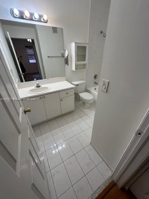 11479 NW 60th Ter Unit 372, Doral, FL 33178 - bathroom with tile patterned floors, vanity, and shower / bathtub combination