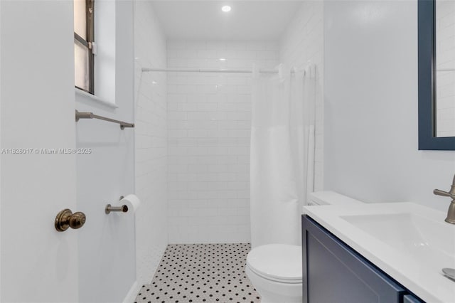 4947 NW 91st Ter, Sunrise, FL 33351 - bathroom featuring vanity, a tile shower, and recessed lighting