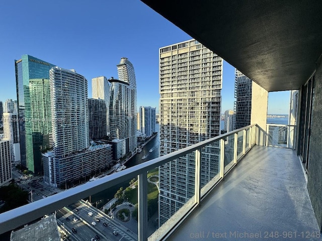 500 Brickell Ave Unit 3803, Miami, FL 33131 - balcony featuring a skyline view