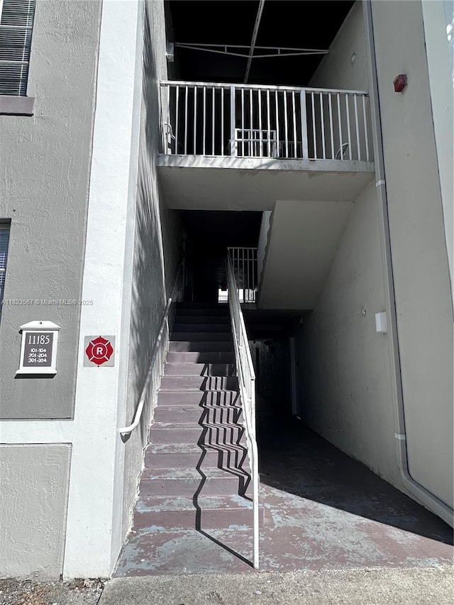 11185 SW 6th St Unit 303, Pembroke Pines, FL 33025 - view of staircase