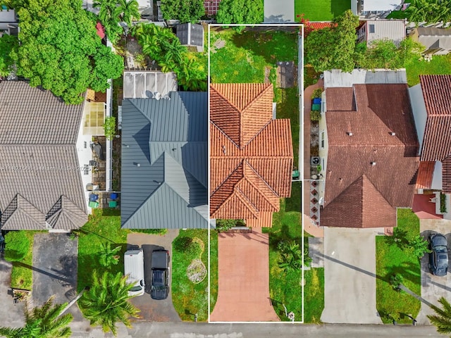 20155 E Oakmont Cir, Hialeah, FL 33015 - aerial view of property's location with property boundaries highlighted