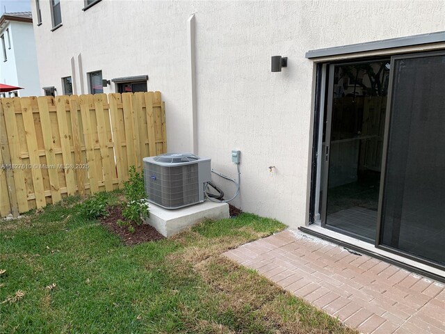 303 NE 208th Ter, Miami, FL 33179 - photo 28
